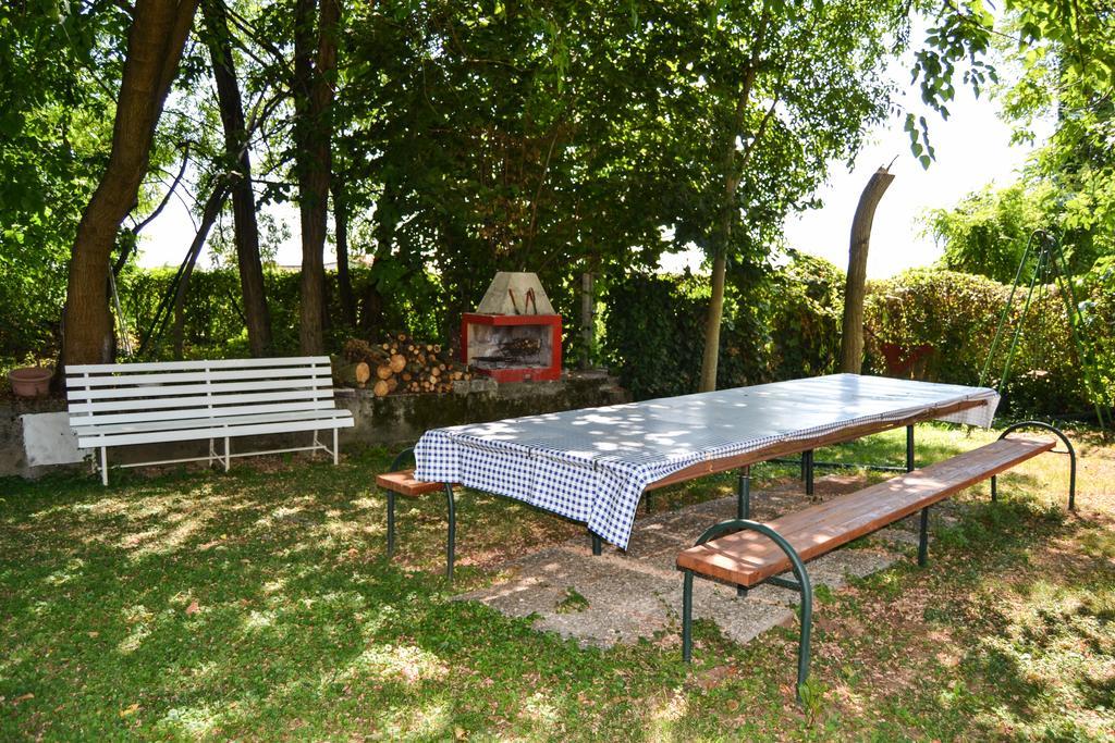 Agriturismo Ca' La Pergola Луганьано Экстерьер фото